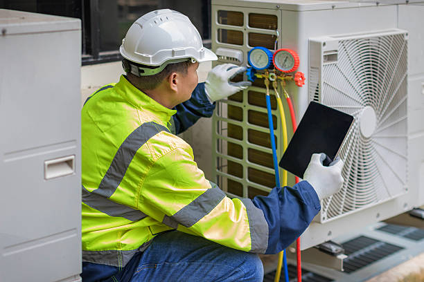 Professional Hvac technician working in Alleyton, TX